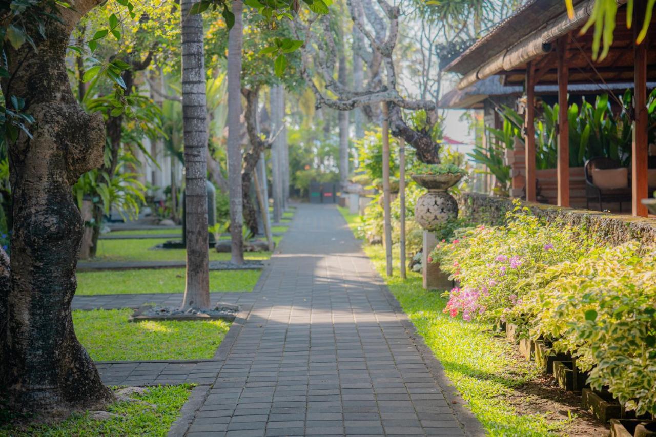 Griya Santrian A Beach Resort And Spa Sanur Exterior foto