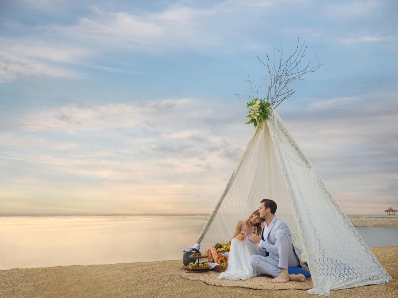 Griya Santrian A Beach Resort And Spa Sanur Exterior foto